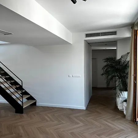 Apartment Luxury Penthouse At The Historical Centre With Free Parking *