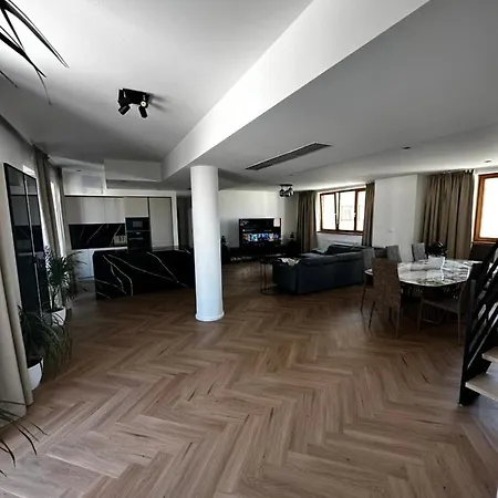 Appartamento Luxury Penthouse At The Historical Centre With Free Parking *