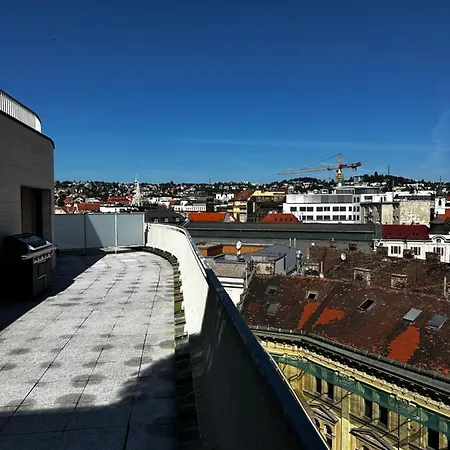 Luxury Penthouse At The Historical Centre With Free Parking Apartment